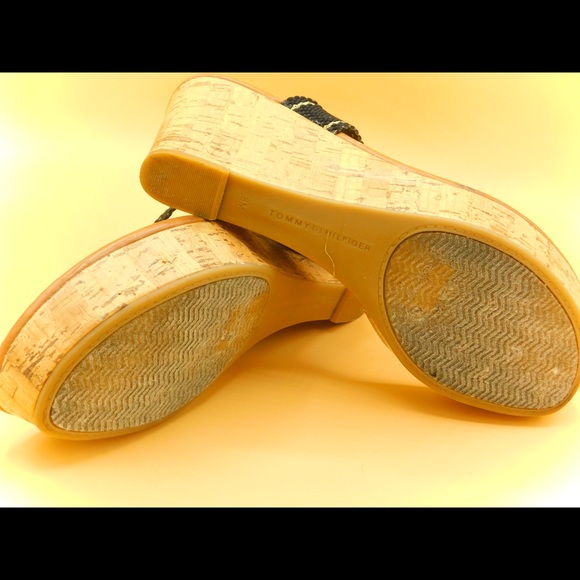 ♻️CUTE TOMMY HILFIGER WOMEN’S WEDGE SANDALS - Picture 7 of 8